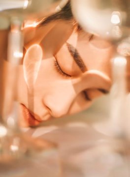 Pleťový olej s blahodárnými účinky si můžete vylisovat i doma. Jak na to?